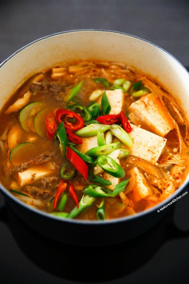 Canh tương đậu Hàn Quốc nóng hổi cho ngày lạnh - 3