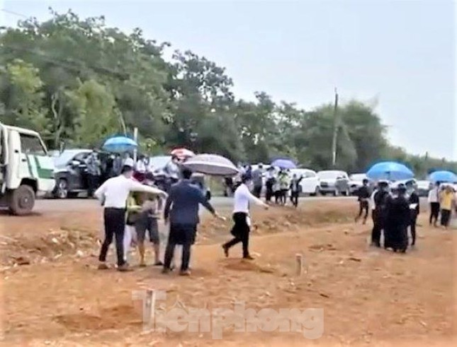 Vụ lùm xùm bán đất như ‘chạy giặc’ ở Bình Phước: Lãnh đạo huyện Lộc Ninh lên tiếng - 1