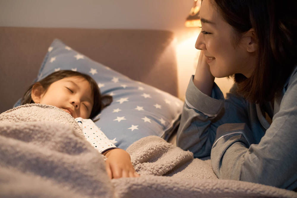 Khi cho trẻ ngủ phòng riêng, cha mẹ cần tránh 2 cột mốc thời gian này - 4