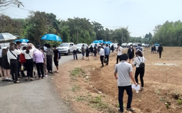 Sốt đất, trong 4 phút chốt cọc cả chục lô: Xử lý nghiêm công ty BĐS "làm trò" ở Bình Phước - 1