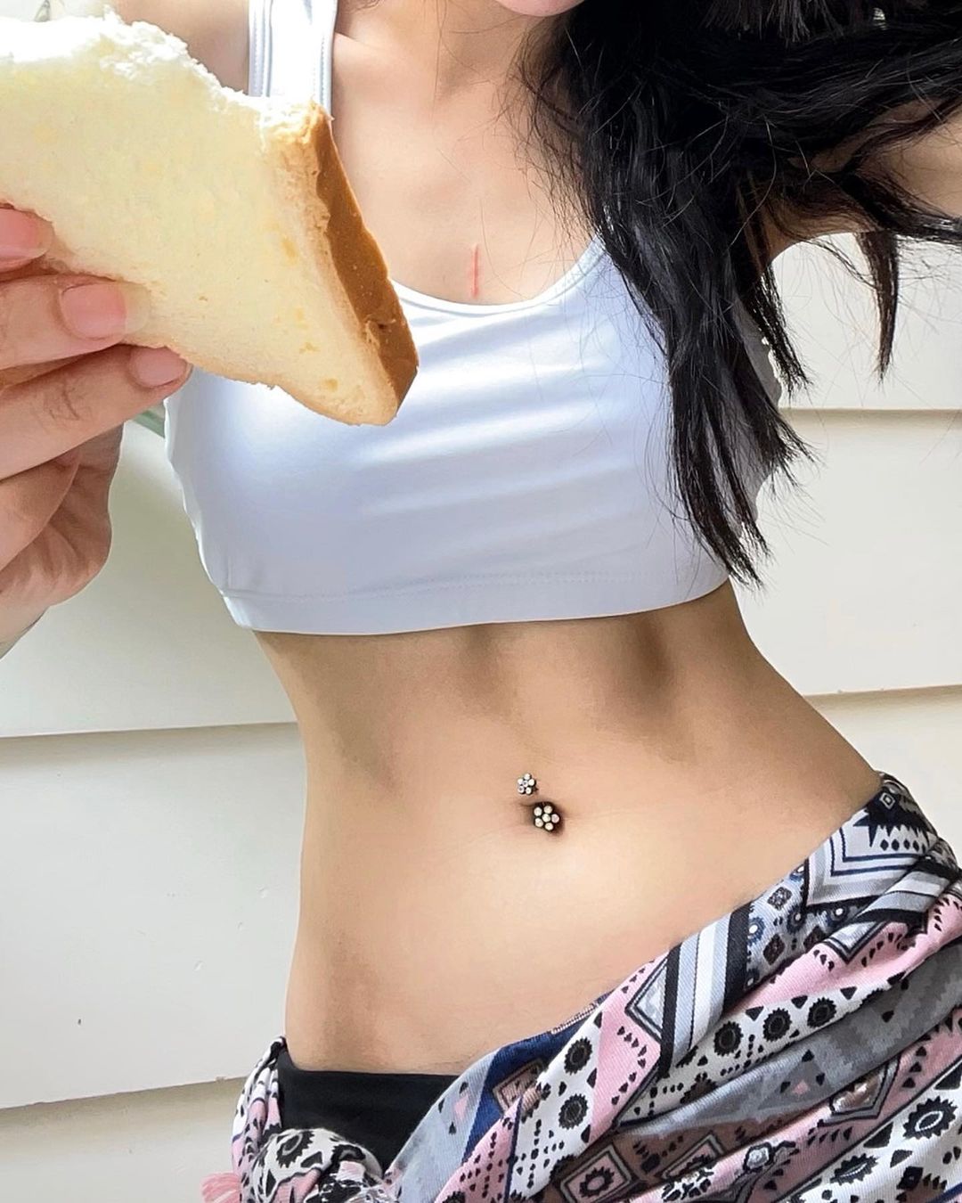 "Tình cũ Đạt G" chăm tập yoga, múi bụng đều tăm tắp như bánh mì hoa cúc - 4