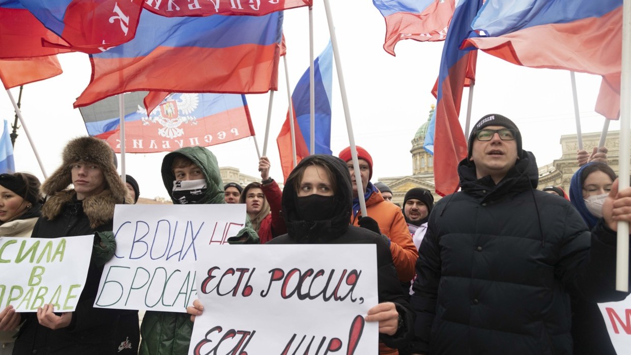 Căng thẳng Ukraine: Lãnh đạo vùng ly khai cầu viện Nga - 1