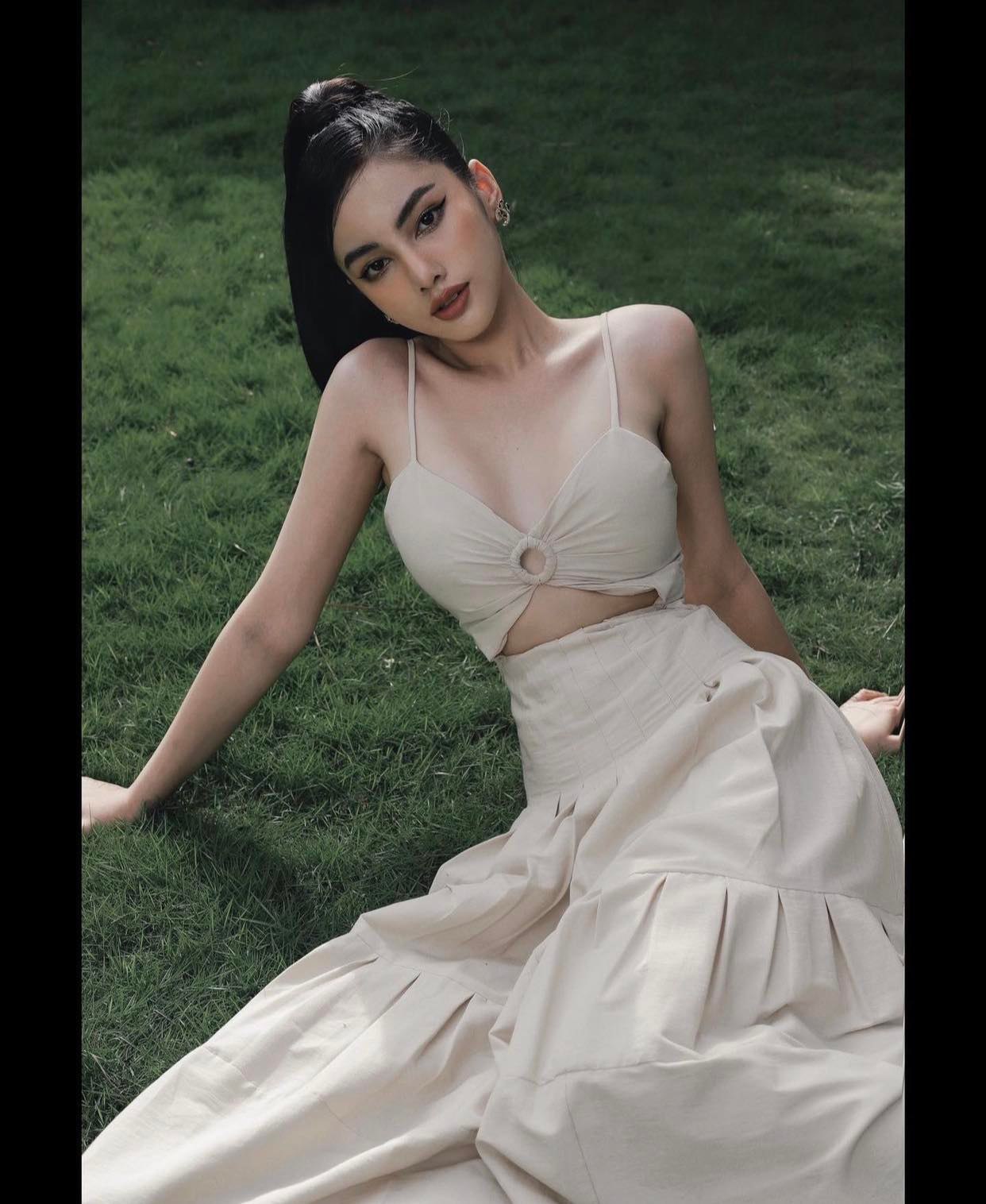 Chân dài An Giang có vòng eo "thắt cổ chai" mê hoặc vẫn bị nghi photoshop quá tay - 6