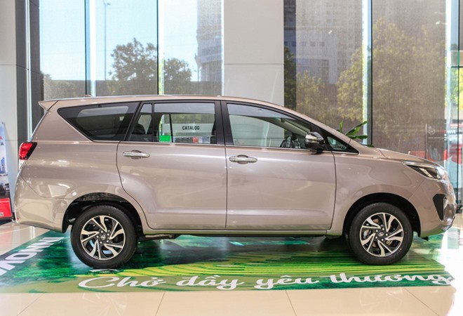 Giá xe Innova 2022 mới nhất đã áp dụng giảm 50% phí trước bạ - 6
