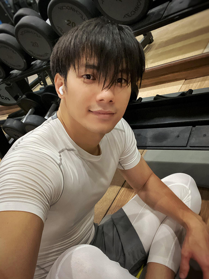 "Giám đốc đẹp trai nhưng lăng nhăng" khoe body chuẩn mẫu khiến chị em "phát cuồng" - 6