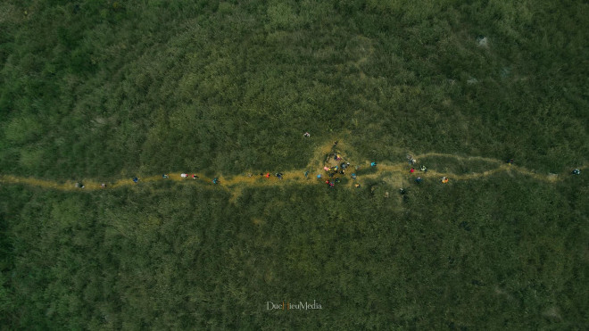 Hoang sơ, kỳ vĩ cung đường trekking mới nổi thu hút giới trẻ - 6
