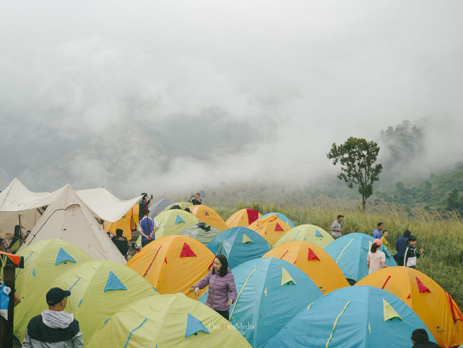 Hoang sơ, kỳ vĩ cung đường trekking mới nổi thu hút giới trẻ - 11