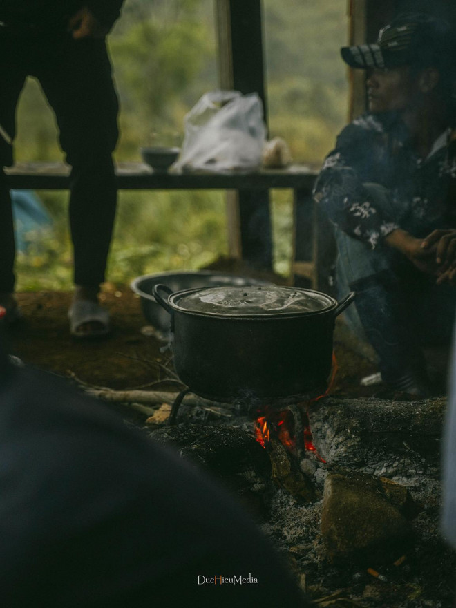 Hoang sơ, kỳ vĩ cung đường trekking mới nổi thu hút giới trẻ - 15