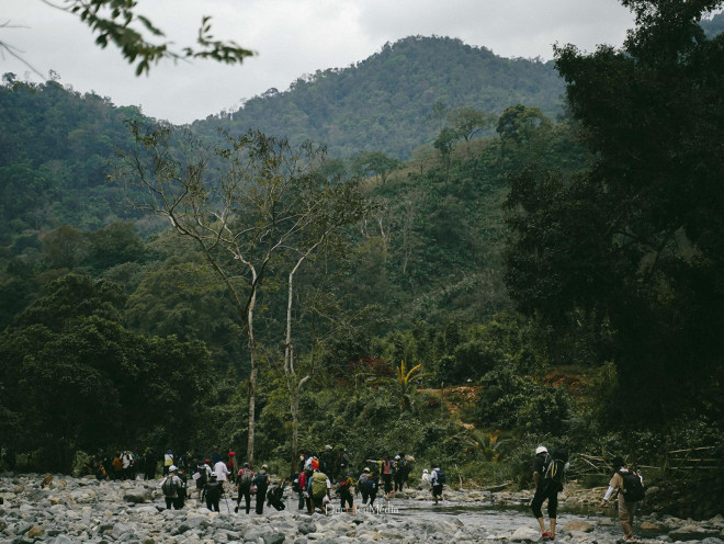 Hoang sơ, kỳ vĩ cung đường trekking mới nổi thu hút giới trẻ - 17