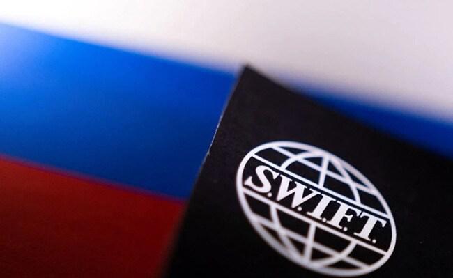Nga bị loại khỏi SWIFT, giao dịch tiền tệ với Việt Nam bị ảnh hưởng ra sao? - 1