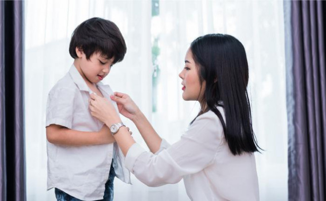 Con trai vung nắm đấm vào bố mẹ già giữa phố, biết lý do khiến ai cũng không thể tin được - 2