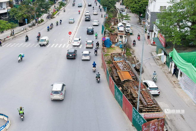 Hà Nội: Ngổn ngang tại dự án mở rộng đường hơn 800 tỷ - 1