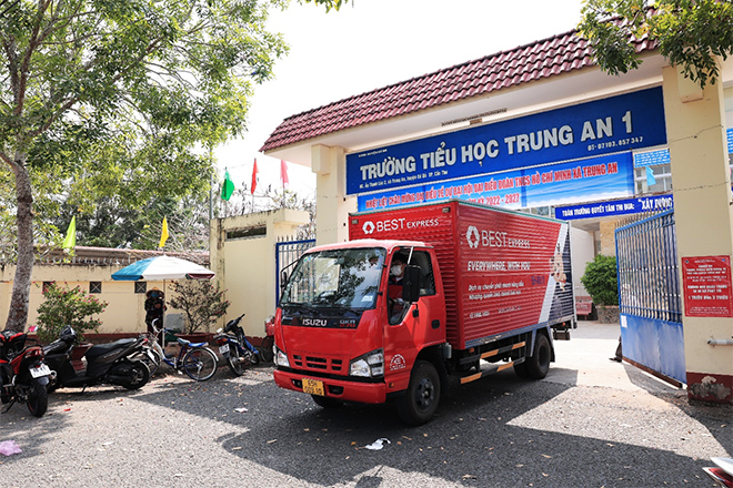 Hành trình giúp hàng trăm trẻ nghèo Cần Thơ chạm ước mơ tri thức - 1