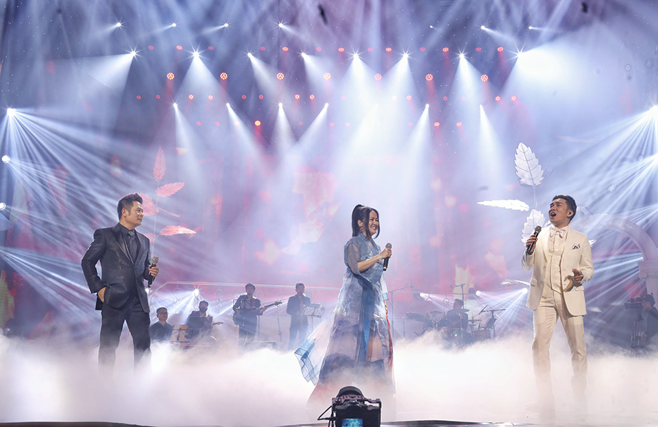 4.000 khán giả Hà Nội phủ kín show Quang Hà, Bằng Kiều, Hồng Nhung, Lệ Quyên - 11