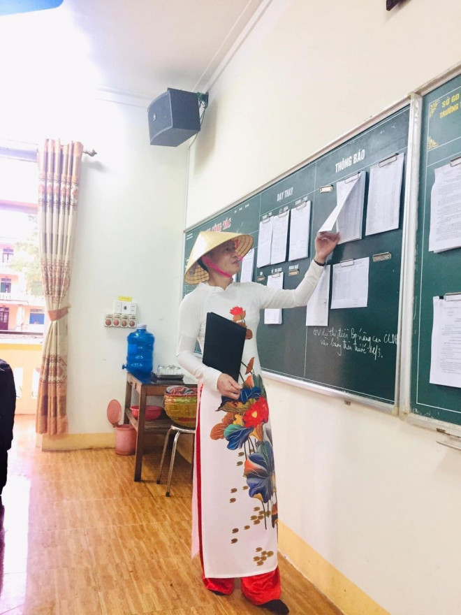 Bức ảnh thầy giáo ở Nghệ An mặc áo dài nữ thướt tha gây xôn xao: Nhà trường nói gì? - 1