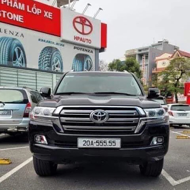Chủ xe “mát tay” bấm trúng biển ngũ quý 5 cho Toyota Land Cruiser đời cũ - 1