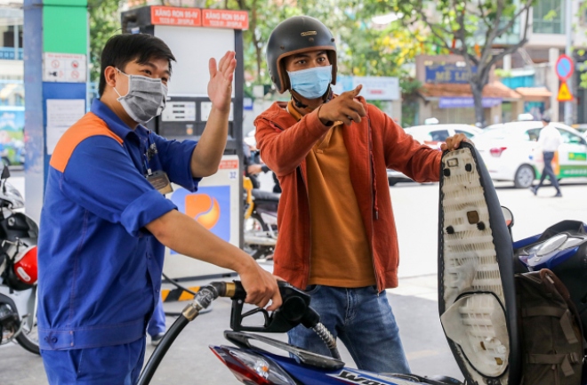 Có nhất thiết phải đổ xăng cao cấp cho xe máy của mình không? - 1