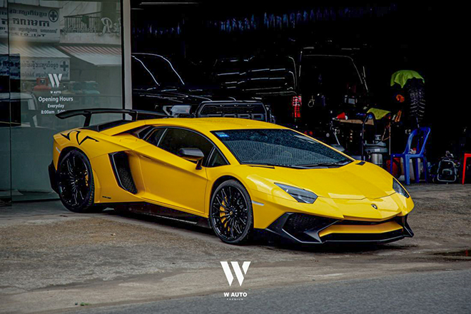 Lamborghini Aventador SV mui cứng thứ hai sắp về Việt Nam