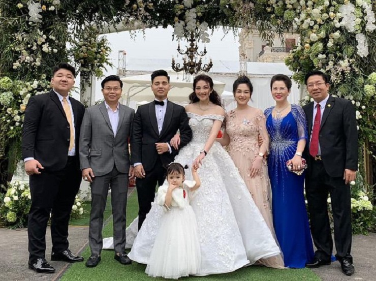 Đại gia sân golf bất ngờ khi toà lâu đài của gia đình đang ở được rao bán 599 tỷ - 5