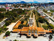 Cùng blogger Vinh Gấu khám phá ga xe lửa đẹp nhất Đông Dương