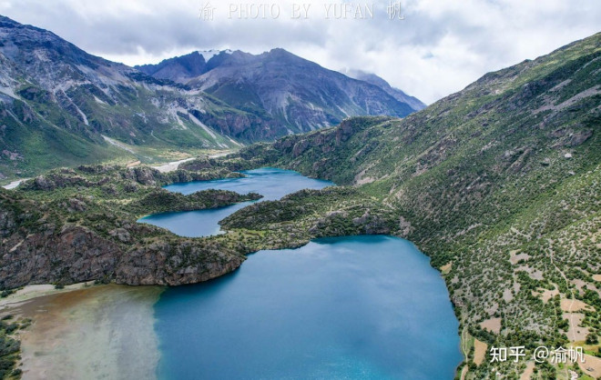 Vẻ đẹp bí ẩn của hồ nước ba màu trên cao nguyên Tây Tạng - 1