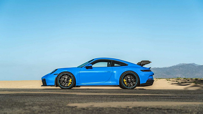 Xe hiệu suất cao Porsche 911 GT3 mới lộ thông tin xuất hiện tại Việt Nam - 1