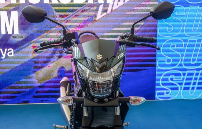 Trình làng xe côn 2022 Suzuki Raider R150 Fi giá hơn 42 triệu đồng - 1