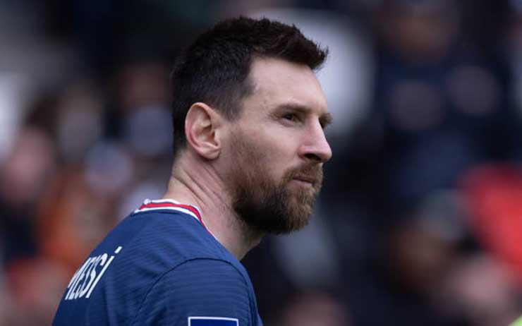 Messi bị fan PSG quay lưng chửi bới, liên lạc với Barca tìm đường trở lại - 1