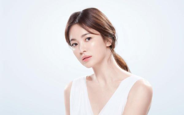 Để có làn da không tuổi như &#39;Nữ thần nhan sắc&#39; Song Hye Kyo - 1