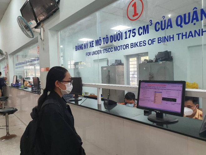 Giá xăng tăng, người mua ô tô điện được giảm từ 40 đến vài trăm triệu đồng - 1