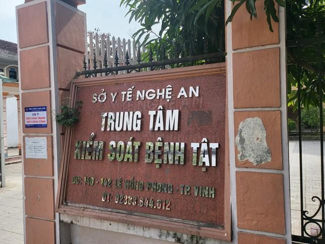 Vụ Việt Á: Nữ kế toán trưởng CDC Nghệ An bị khai trừ khỏi Đảng - 1