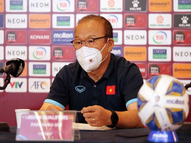 Họp báo ĐT Việt Nam đấu Oman: Thầy Park quyết đấu, tự tin ”bắt bài” (Vòng loại World Cup)