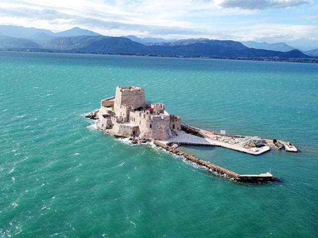 Chiêm ngưỡng những lâu đài lộng lẫy chỉ có ở Hy Lạp