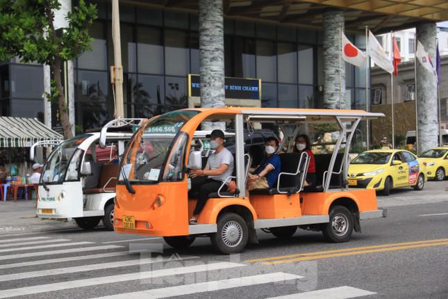 Đà Nẵng nhộn nhịp trước thời khắc &#34;mở cửa bầu trời&#34; - 8