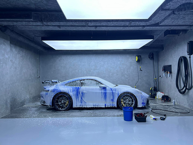 Cường Đôla rửa xe Porsche 911 GT3 Model 992 kiếm thêm thu nhập - 1