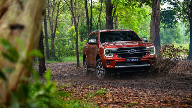 Ford Everest thế hệ mới chốt giá thị trường Thái Lan - 1