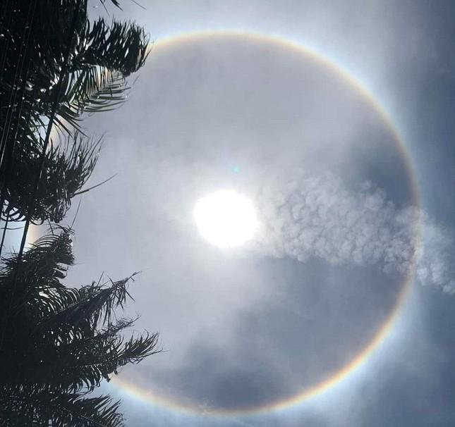 Xuất hiện vầng hào quang lạ trên bầu trời ở Khánh Hòa - 7