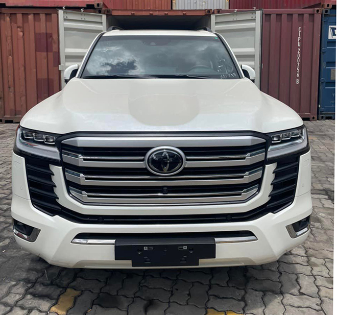 Toyota Land Cruiser phiên bản MBS đầu tiên về Việt Nam - 1