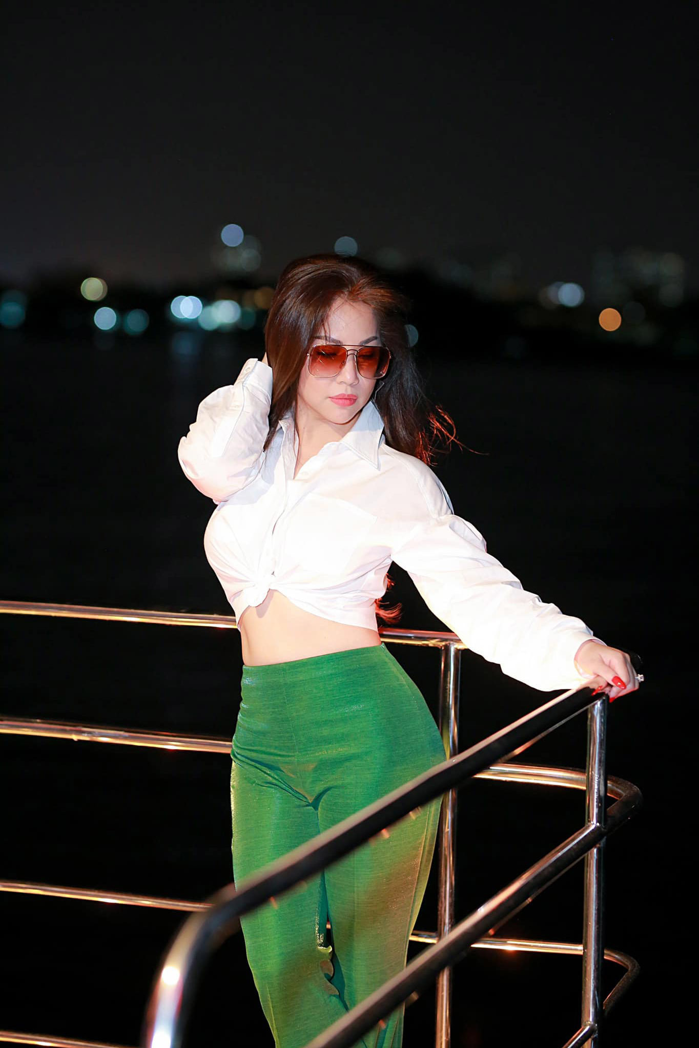 “Bạn gái sexy của Bằng Kiều” mặc bikini khoe nhan sắc mướt mát như gái xuân thì - 7