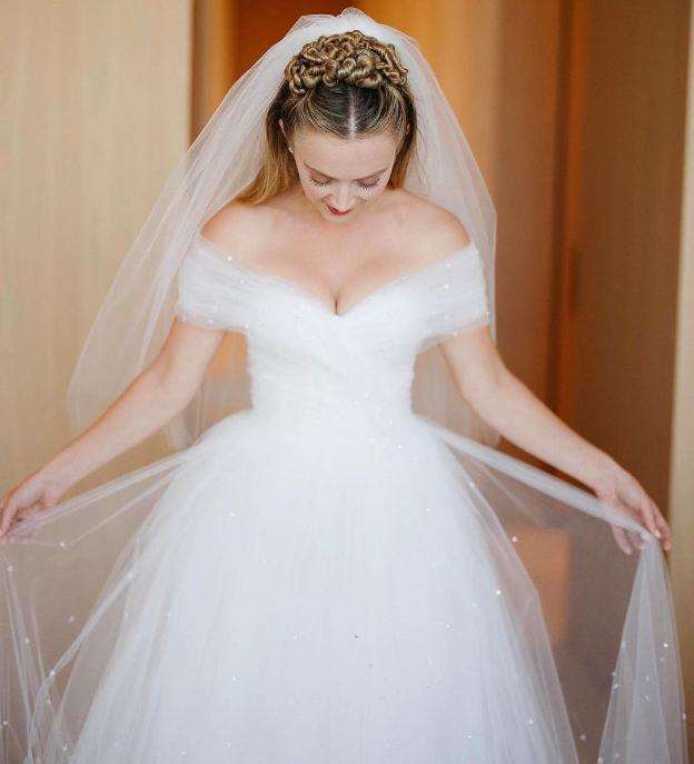 Ngắm những kiệt tác váy cưới của dàn sao Hollywood - 1