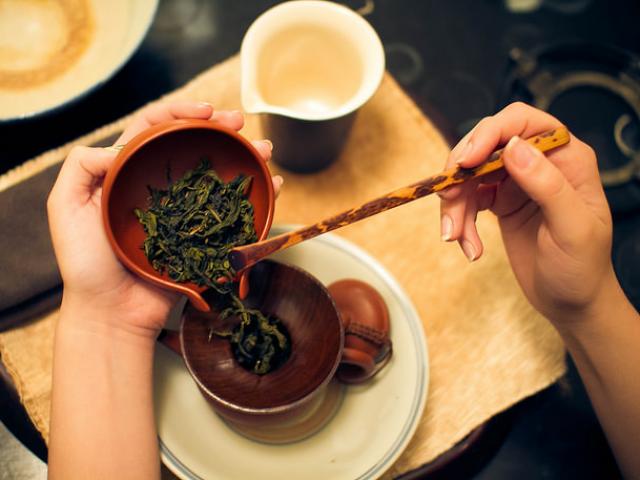 5 thói quen xấu khi uống trà mà hầu như ai cũng mắc phải có thể gây ảnh hưởng đến sức khoẻ