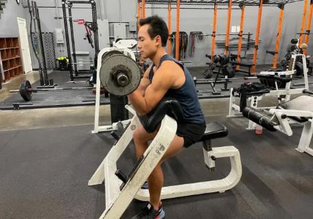6 bài tập giúp cánh tay săn chắc - 3