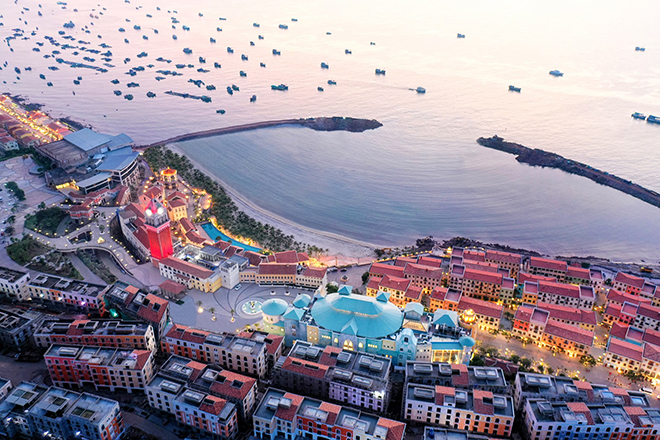 “Nước cờ” đưa Thị trấn Địa Trung Hải thành tâm điểm thương mại dịch vụ của Phú Quốc - 1