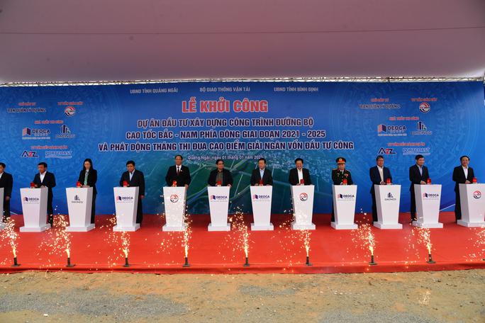 Thủ tướng Phạm Minh Chính phát lệnh khởi công đồng loạt 12 dự án cao tốc Bắc – Nam - 1