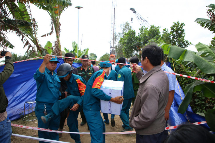 Hiện trường hơn 50 giờ &#34;căng như dây đàn&#34; cứu bé trai rơi xuống hố bê tông 35m - 6