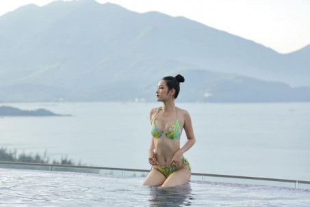 Người đẹp Quảng Ngãi khoe dáng thon mềm nhờ môn thể thao dưới nước