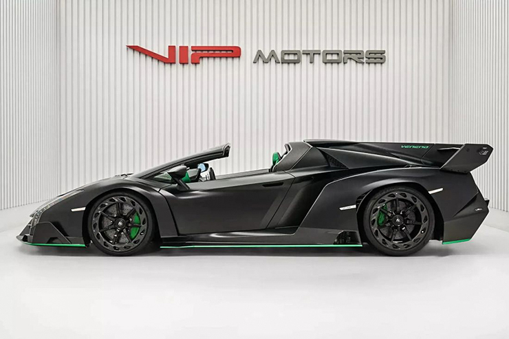 Siêu phẩm Lamborghini Veneno mui trần lên sàn đấu giá hơn 200 tỷ đồng