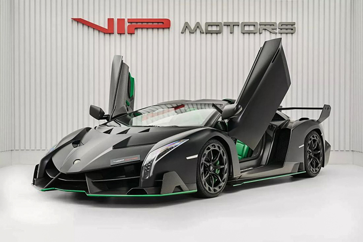 Siêu phẩm Lamborghini Veneno mui trần lên sàn đấu giá hơn 200 tỷ đồng