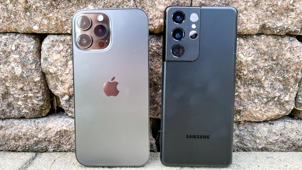 Galaxy S21 Ultra vs iPhone 13 Pro Max: Lựa chọn cho người chưa thể lên đời mới nhất - 1