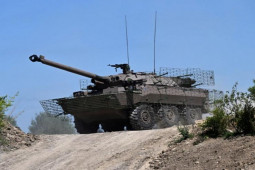 Quốc gia thành viên NATO đầu tiên tuyên bố gửi xe tăng cho Ukraine